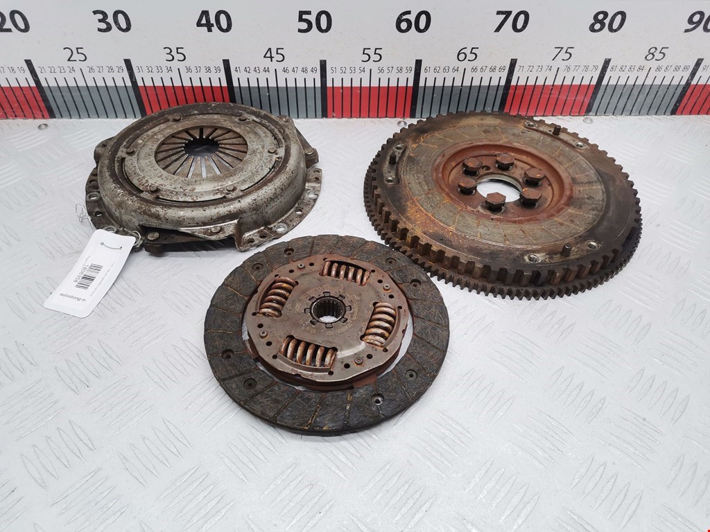 Маховик (демпфер сцепления) Peugeot 206 (1998-2006)