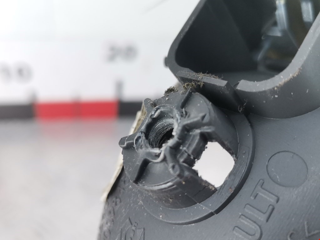 Ручка дверная передняя внутренняя левая RENAULT Scenic II 2003-2010