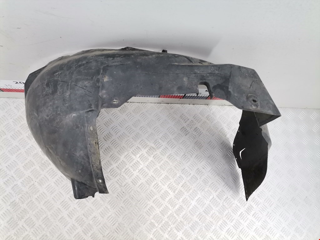 Локер (подкрылок) передний правый AUDI A6 C5 1997-2004