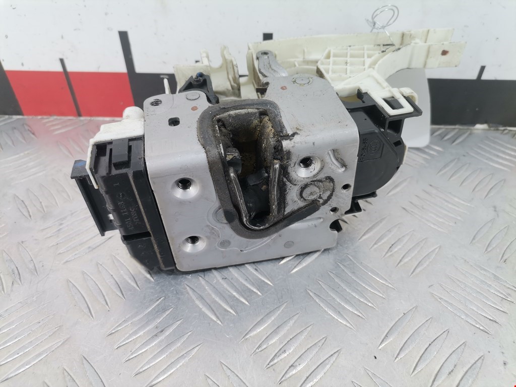 Замок двери передней левой MERCEDES-BENZ Sprinter 906 2006-2018