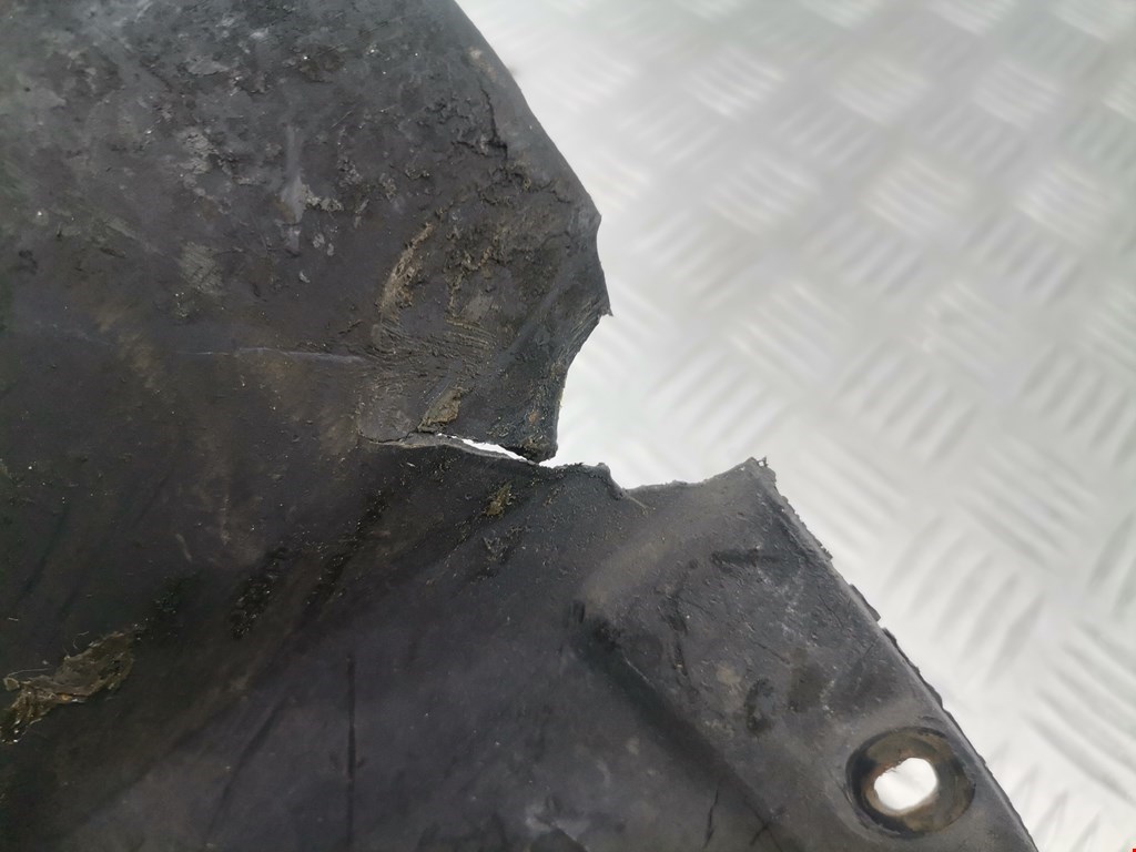 Локер (подкрылок) передний правый AUDI A6 C5 1997-2004