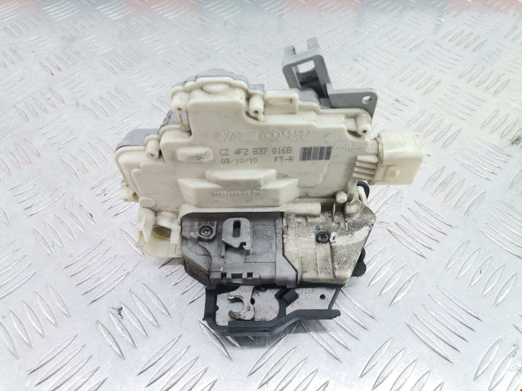 Замок двери передней правой AUDI A3 8P 2003-2013