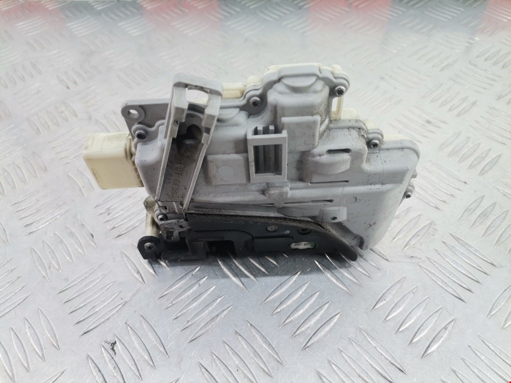Замок двери передней правой AUDI A3 8P 2003-2013