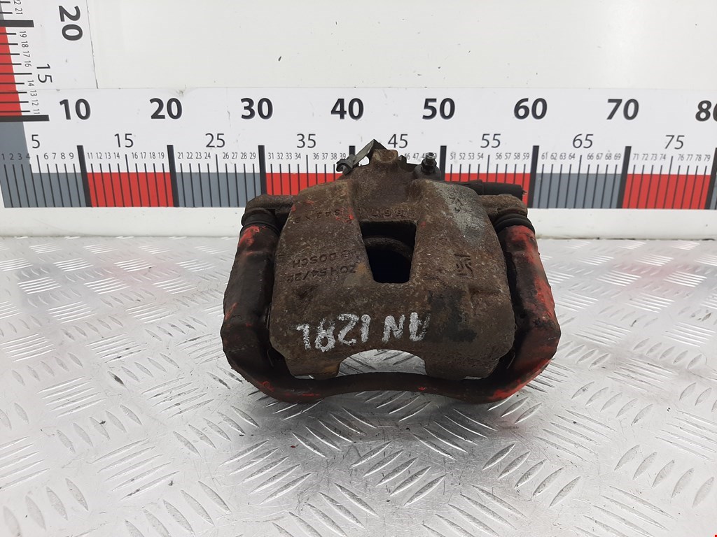 Суппорт передний левый FIAT Grande Punto 2005-2009