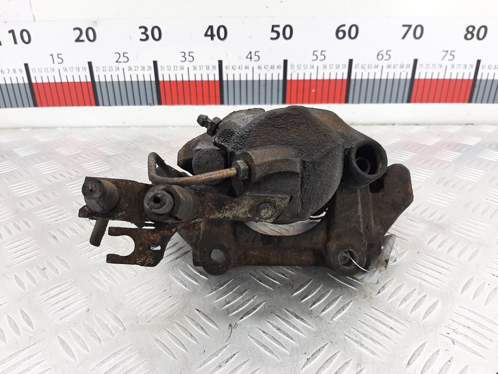 Суппорт передний правый VOLKSWAGEN Passat B5 1997-2005