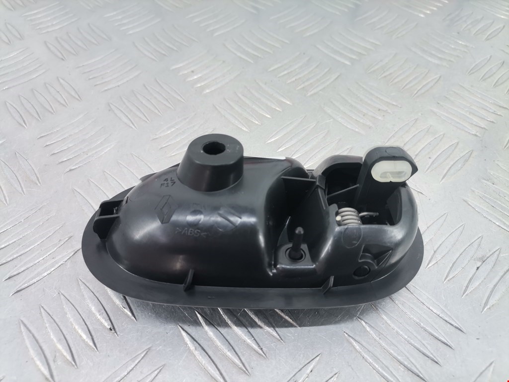 Ручка дверная задняя внутренняя левая DACIA Sandero 2013-2020