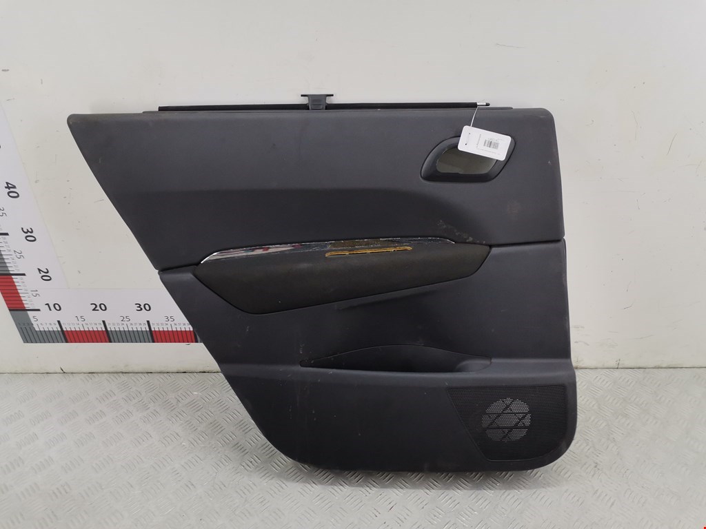 Обшивка двери задняя левая PEUGEOT 5008 2009-2016