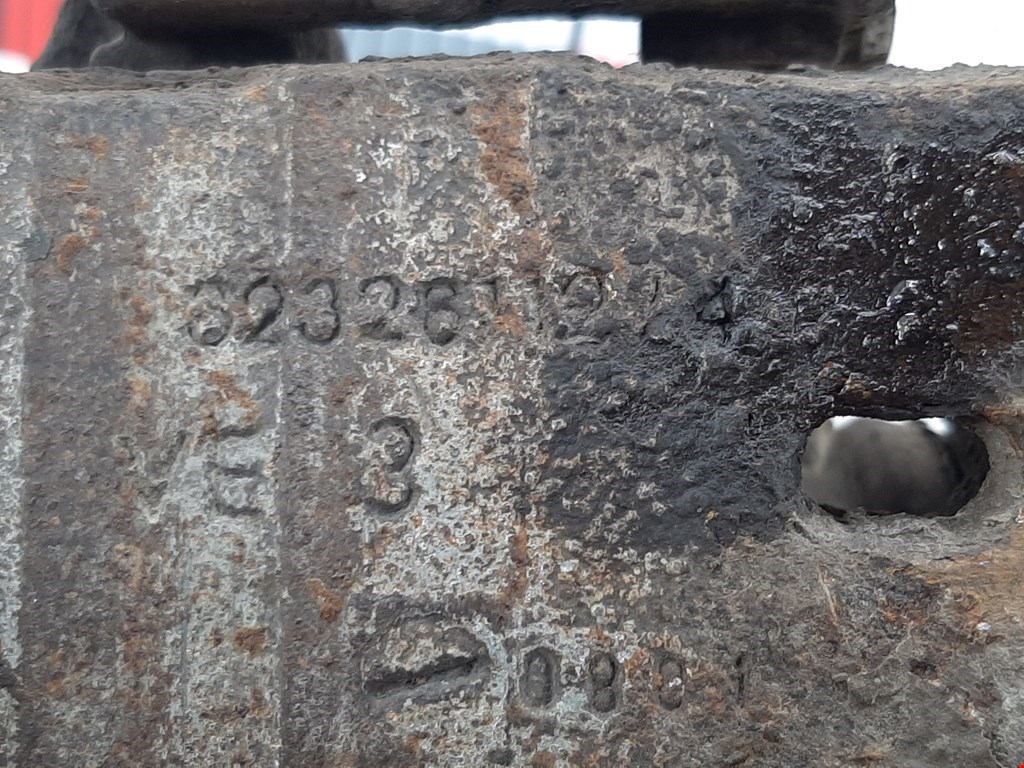 Суппорт передний левый MITSUBISHI Carisma 1995-1999