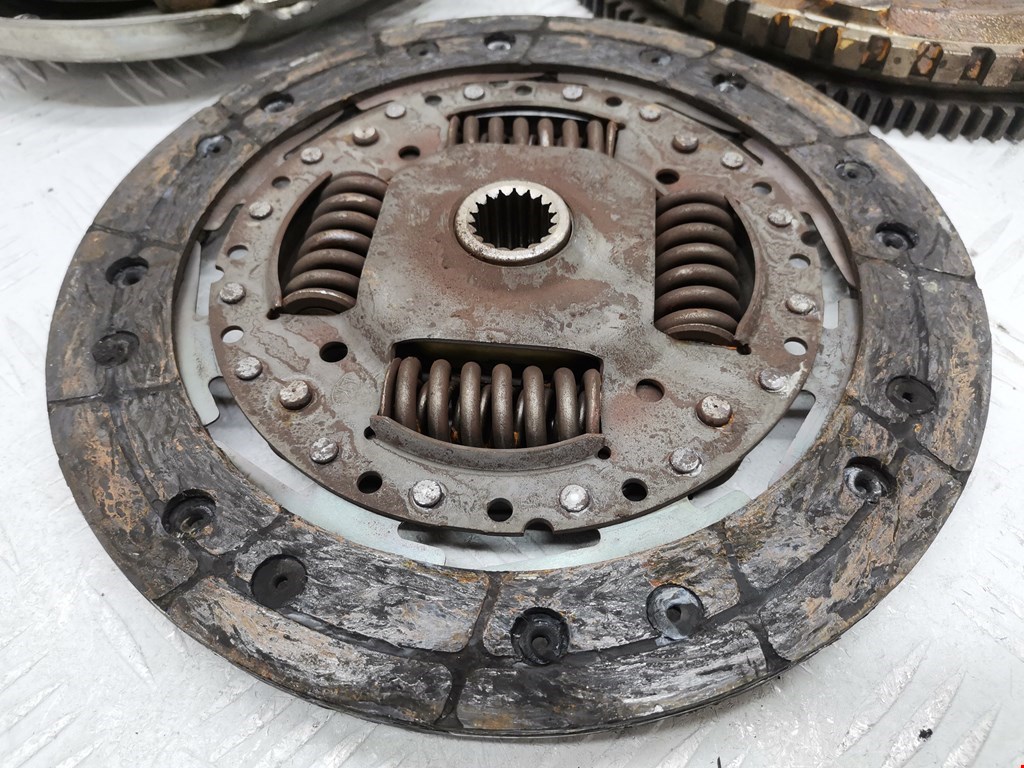 Маховик (демпфер сцепления) CITROEN C5 I 2001-2008