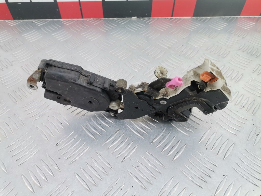 Замок двери задней правой SUBARU Impreza 1992-2000