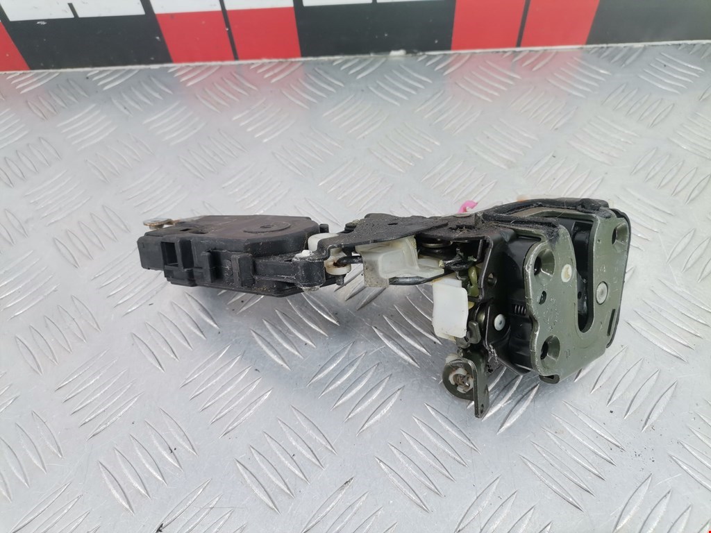 Замок двери задней правой SUBARU Impreza 1992-2000