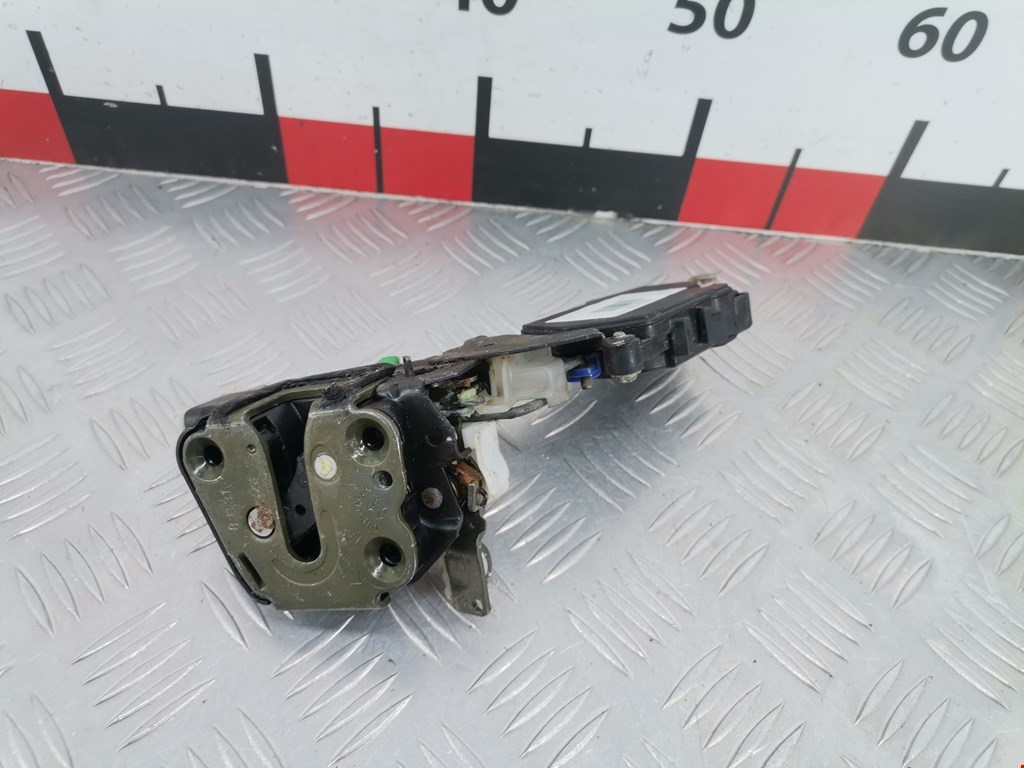 Замок двери задней левой SUBARU Impreza 1992-2000