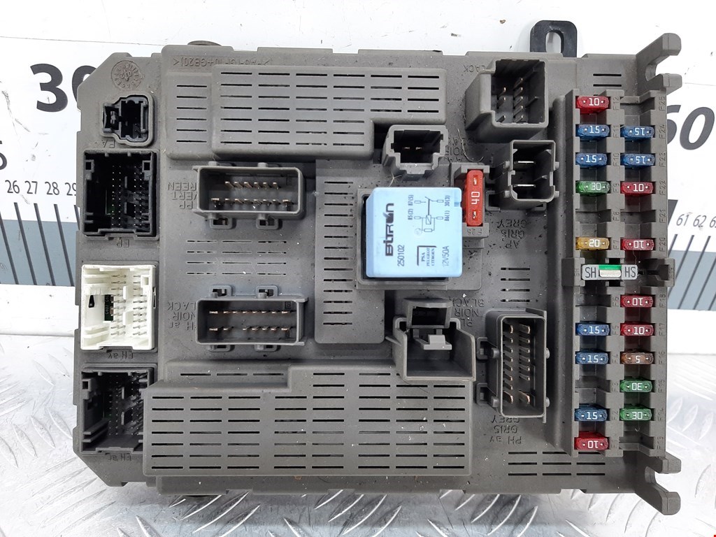 Датчик уровня в бачок омывателя CITROEN C5 I 2001-2008