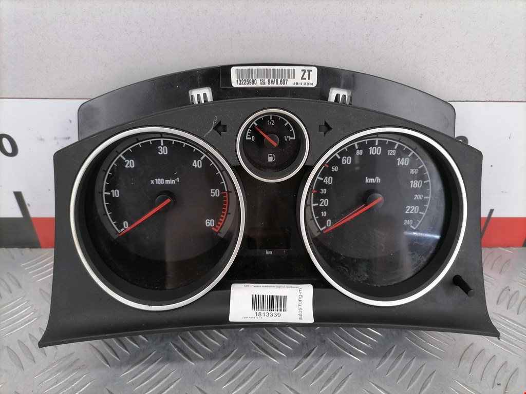 Панель приборов (щиток) OPEL Astra H/Family 2004-2015