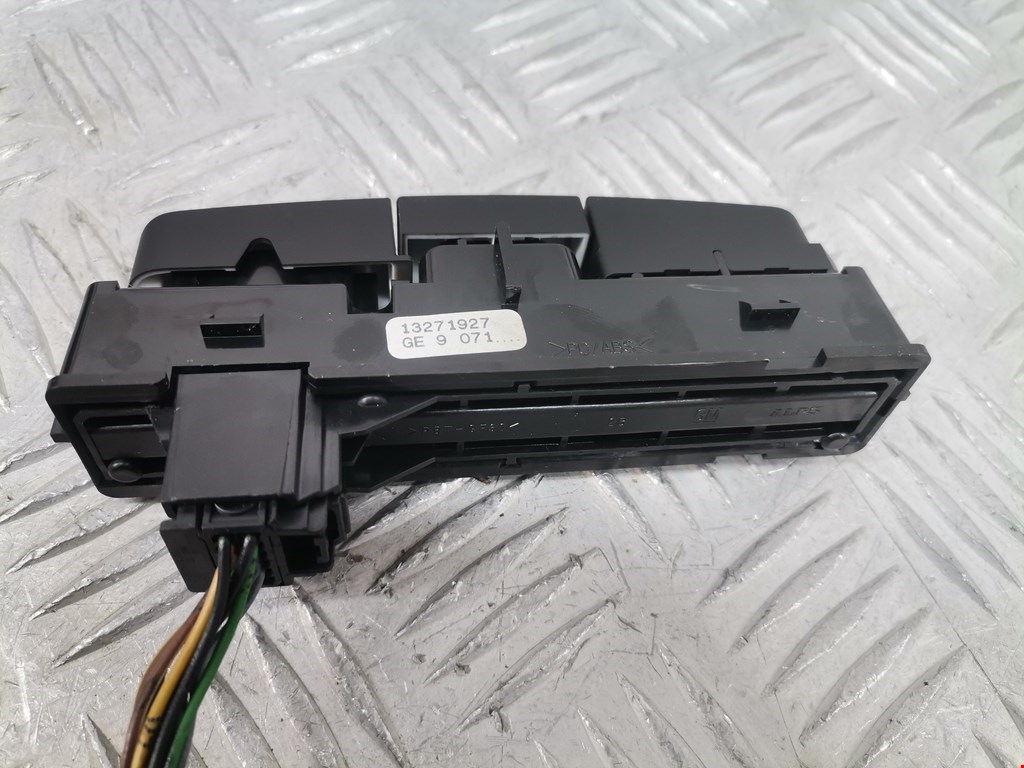 Кнопка аварийной сигнализации (аварийки) OPEL Insignia 2008-2017