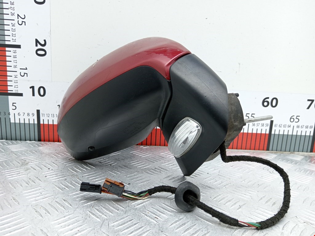 Зеркало правое PEUGEOT 3008 2009-2016