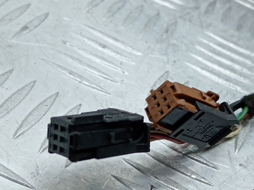 Зеркало правое PEUGEOT 3008 2009-2016