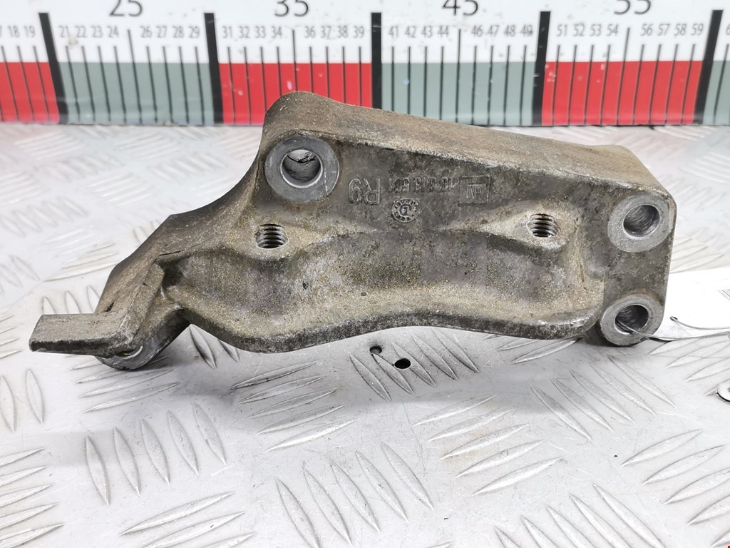 Кронштейн (крепление лапа) двигателя Opel Astra J (2009-2018)