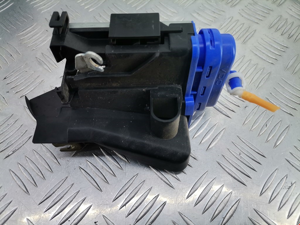 Замок двери задней правой AUDI A4 B5 1995-2001