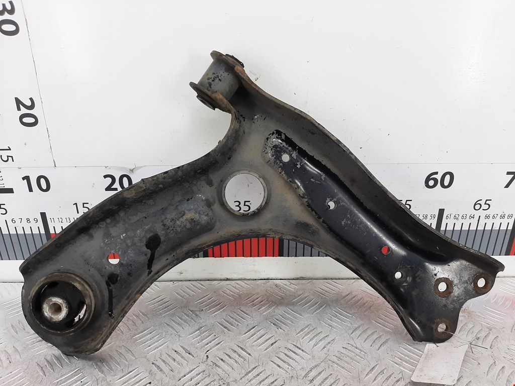 Рычаг передний левый SKODA Rapid 2012-2020