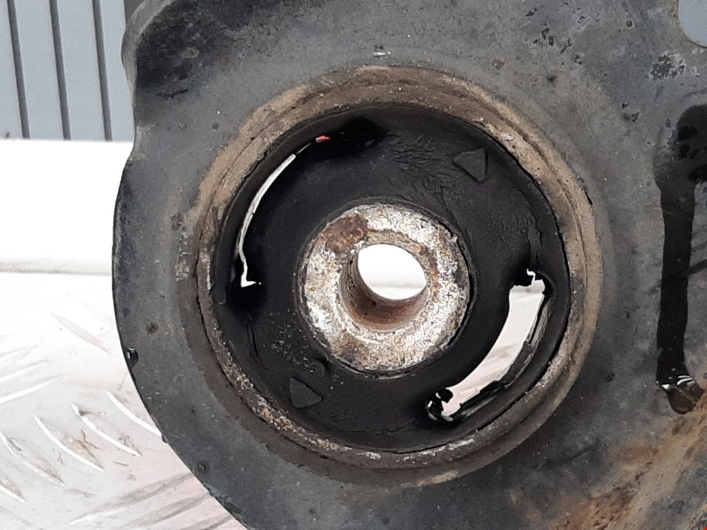 Рычаг передний левый SKODA Rapid 2012-2020