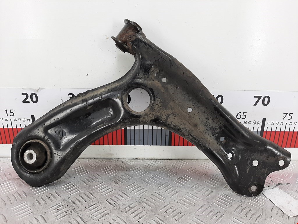 Рычаг передний правый SKODA Rapid 2012-2020