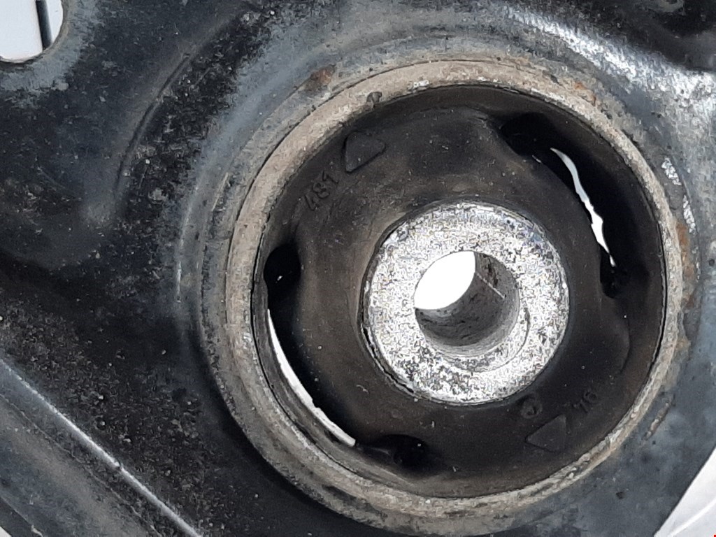 Рычаг передний правый SKODA Rapid 2012-2020