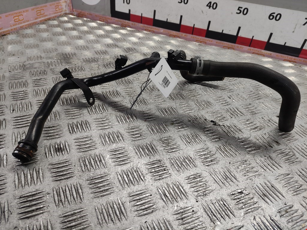 Патрубок VOLKSWAGEN Polo III 1994-2001