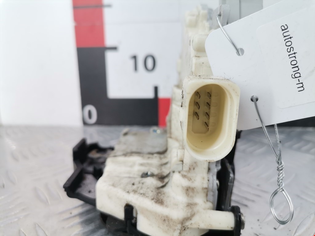 Замок двери передней правой AUDI A4 B7 2004-2007