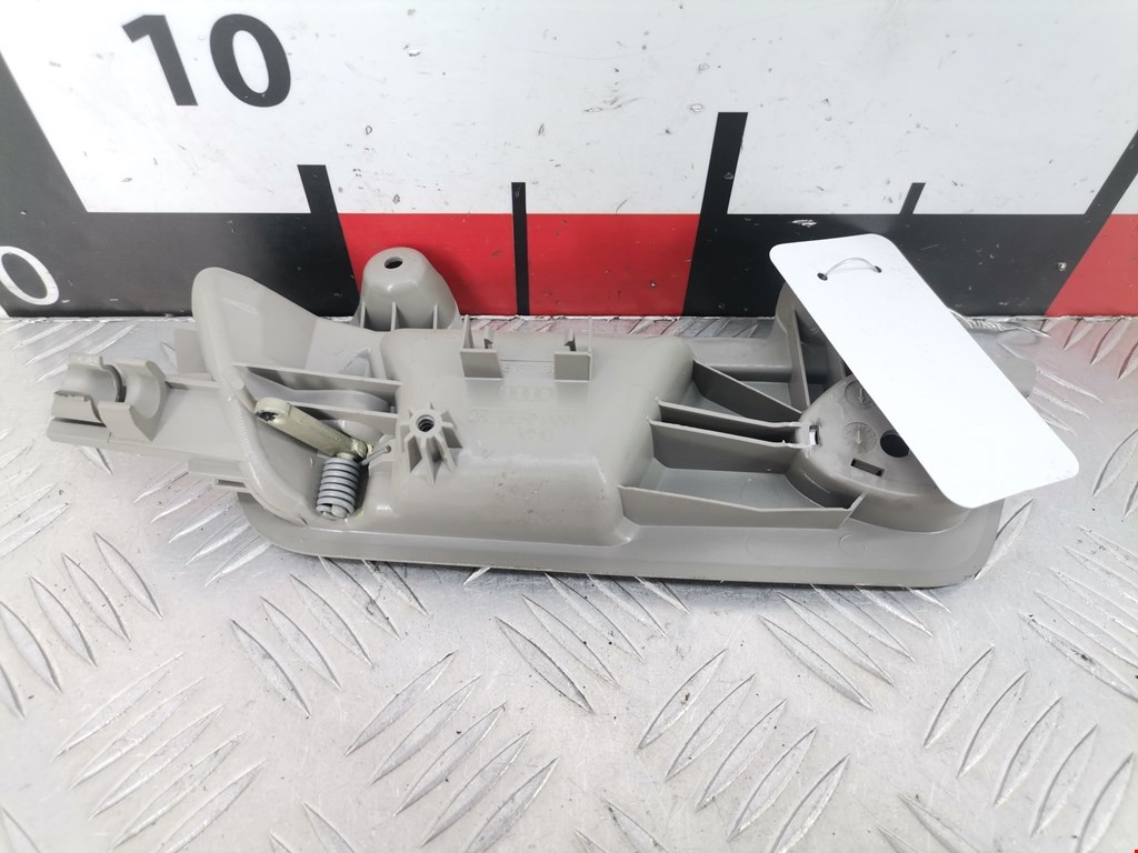 Ручка дверная передняя внутренняя правая AUDI A4 B7 2004-2007