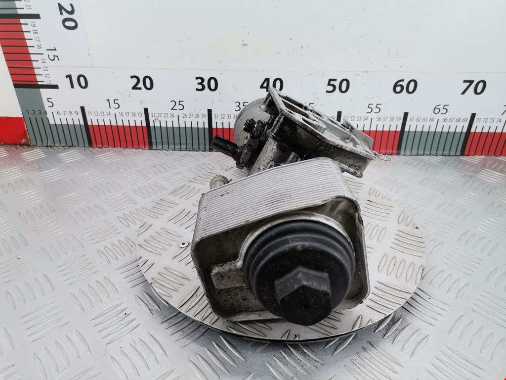 Корпус масляного фильтра AUDI A4 B8 2007-2015