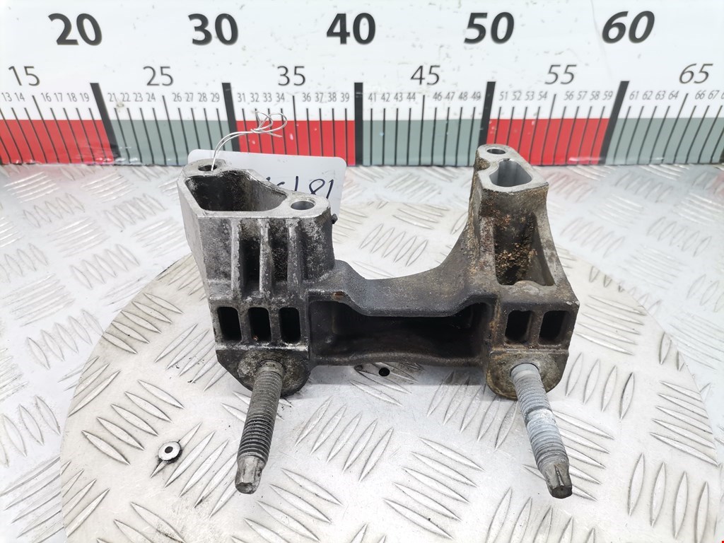 Кронштейн (крепление лапа) двигателя Ford Focus 2 (2004-2011)