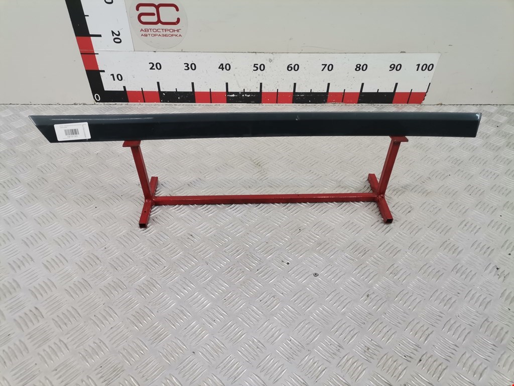 Накладка декоративная (молдинг) двери задней правой Audi A6 C5 (1997-2005)