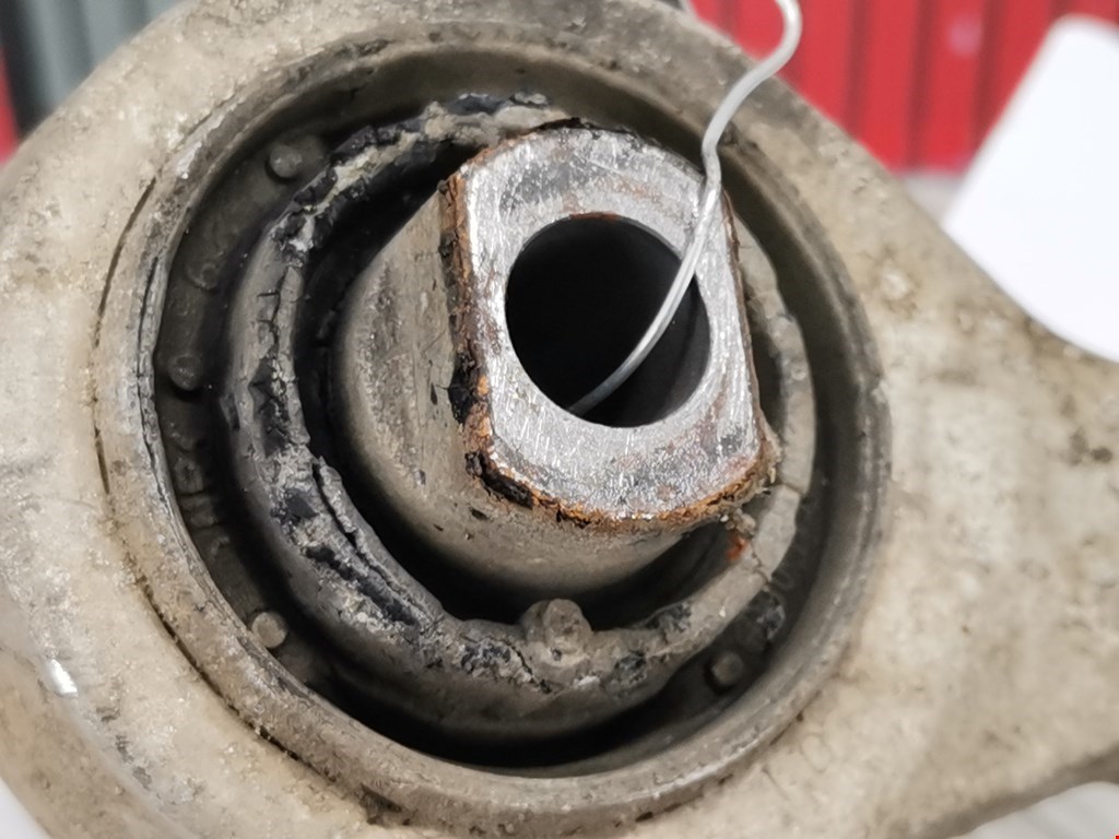 Рычаг передний правый VOLKSWAGEN Passat B5 1997-2005