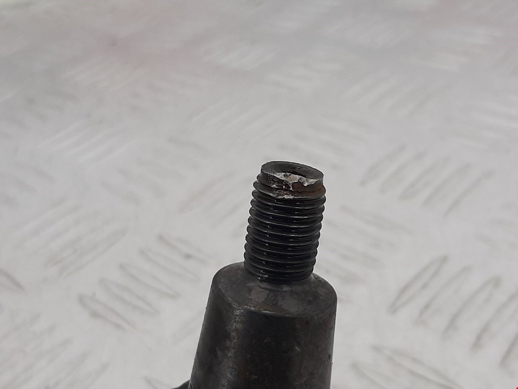 Рычаг передний правый VOLKSWAGEN Passat B5 1997-2005