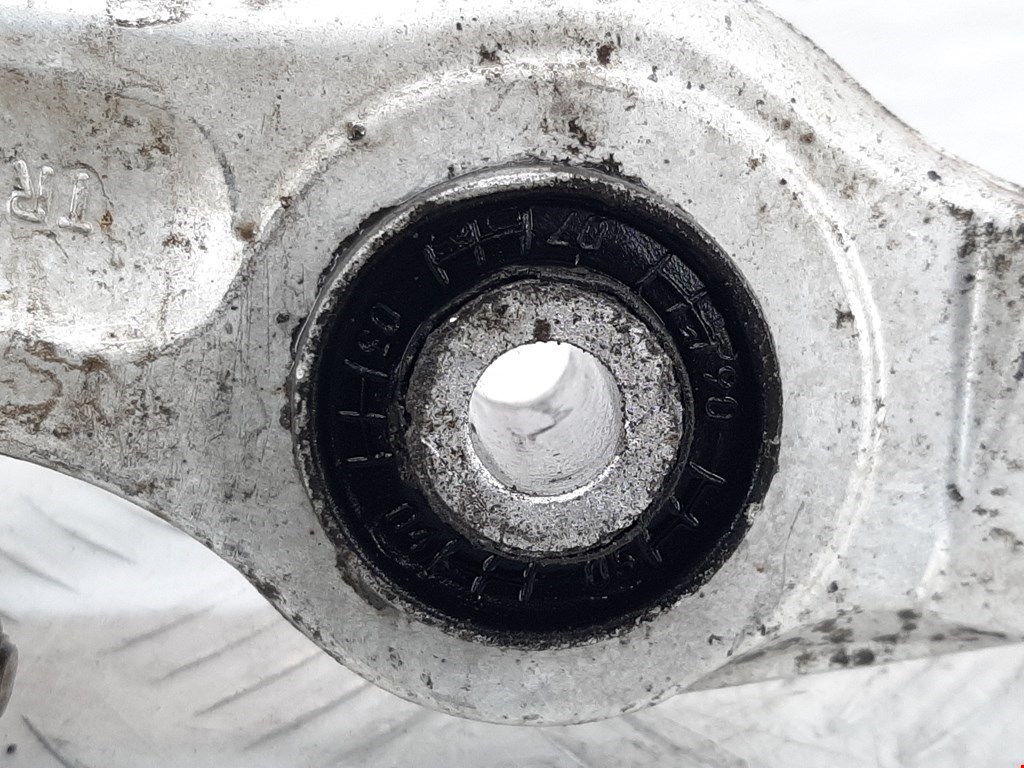 Рычаг передний правый VOLKSWAGEN Passat B5 1997-2005