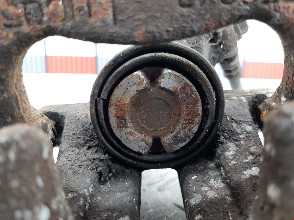 Суппорт задний правый AUDI A4 B6 2001-2005