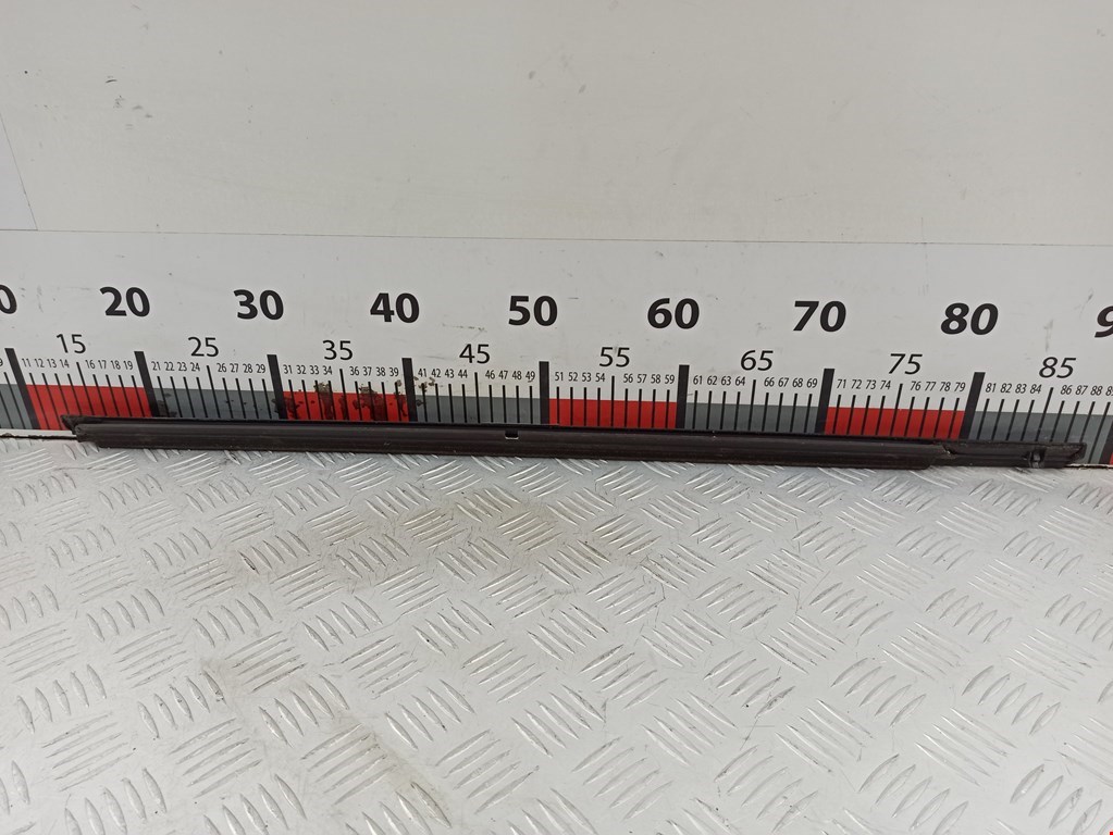 Уплотнитель (внутри) CITROEN C3 Picasso 2009-2017