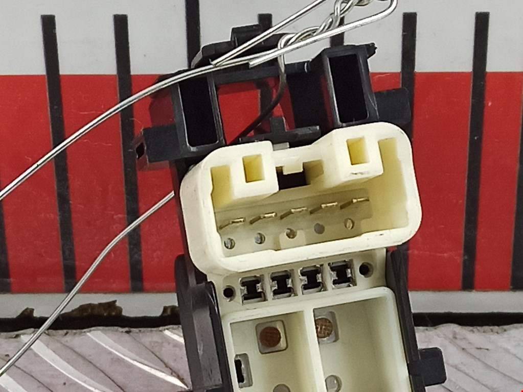 Кнопка стеклоподъемника TOYOTA RAV 4 XA30 2006-2012