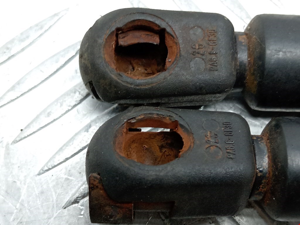 Амортизатор крышки (двери) багажника NISSAN Micra K11 1992-2002