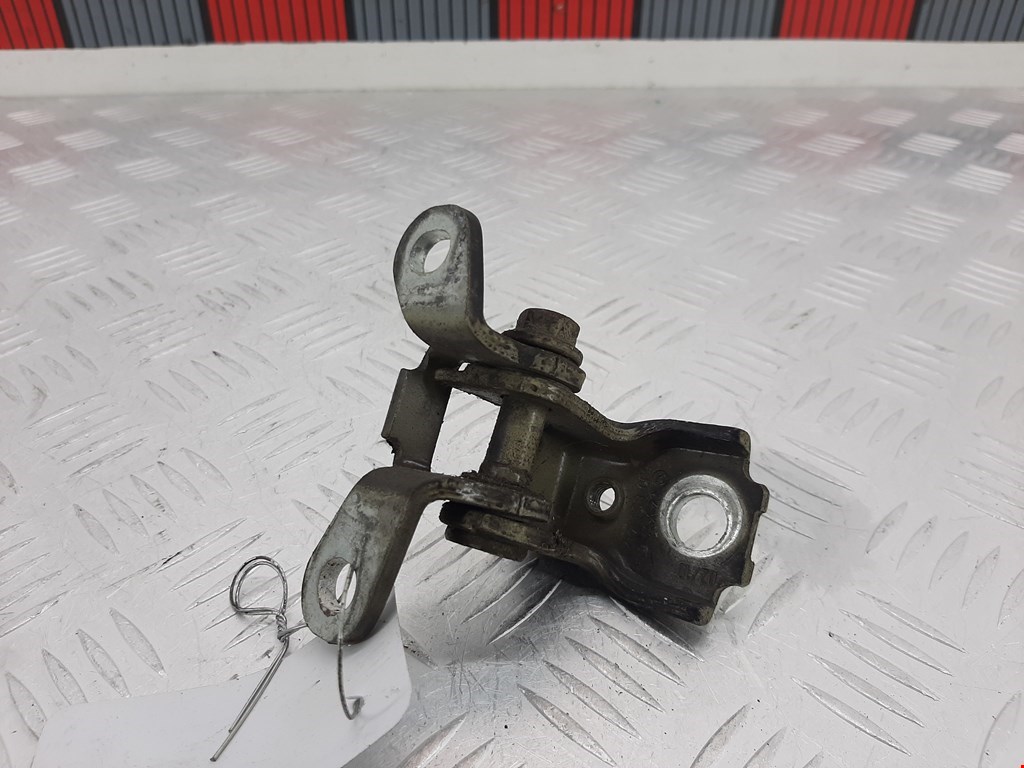 Петля двери задней правой Skoda Fabia 2 (5J) (2007-2014)