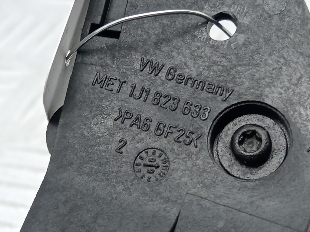 Ручка открывания капота VOLKSWAGEN Golf IV 1997-2003