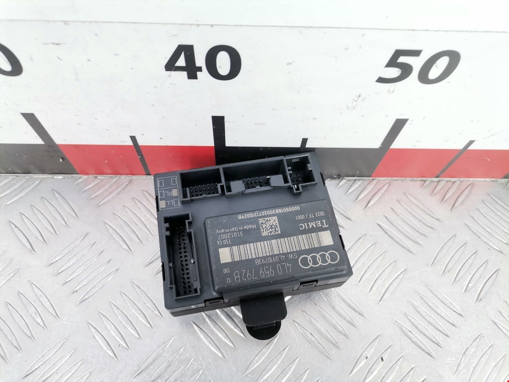 Блок управления двери Audi Q7 4L (2005-2015)