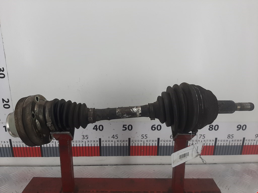 Полуось (привод, приводной вал) передняя левая VOLKSWAGEN Touareg 2002-2010