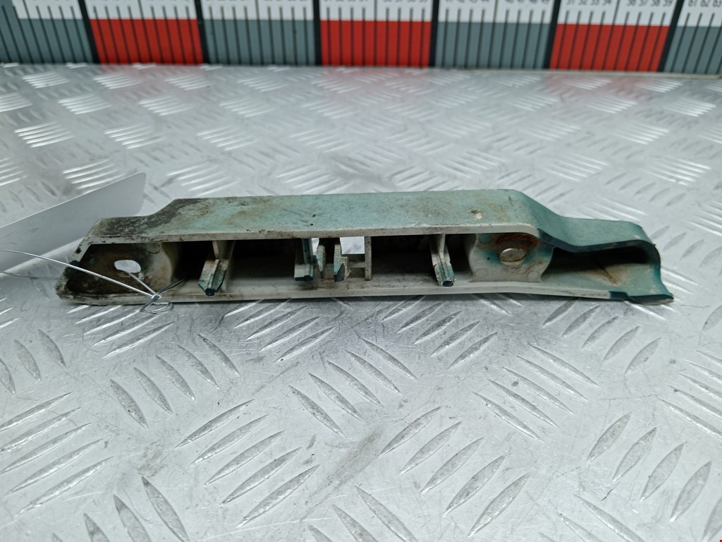 Кронштейн переднего бампера правый FORD Focus II 2005-2011