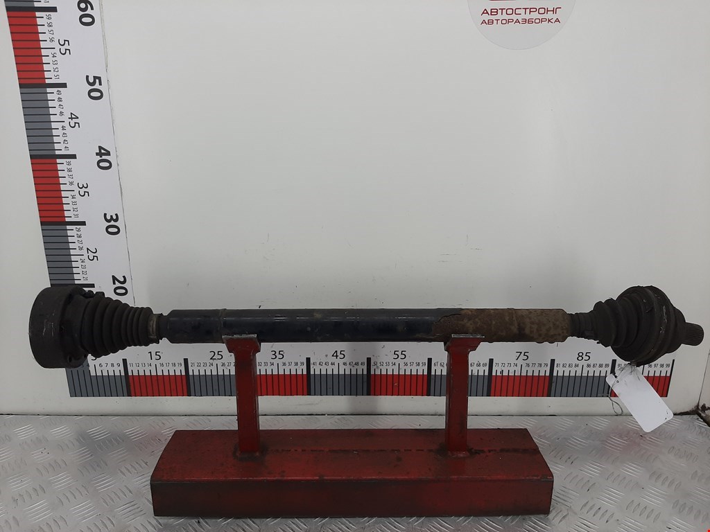 Полуось передняя правая (приводной вал шрус) Volkswagen Caddy 3 (2004-2015)