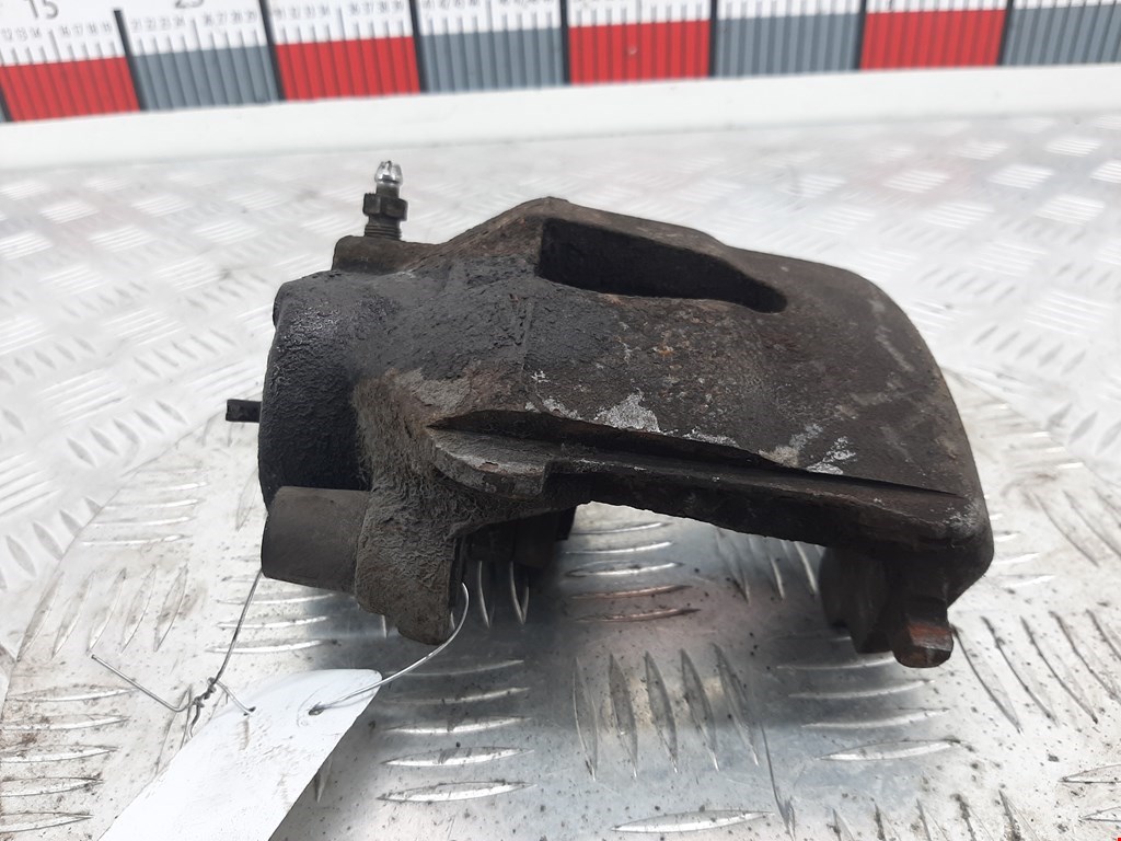 Суппорт передний правый VOLKSWAGEN Passat B5 1997-2005