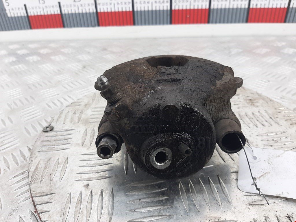 Суппорт передний правый VOLKSWAGEN Passat B5 1997-2005