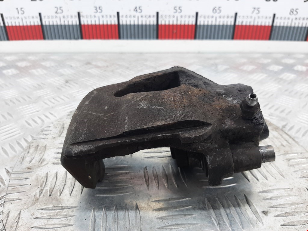 Суппорт передний правый VOLKSWAGEN Passat B5 1997-2005