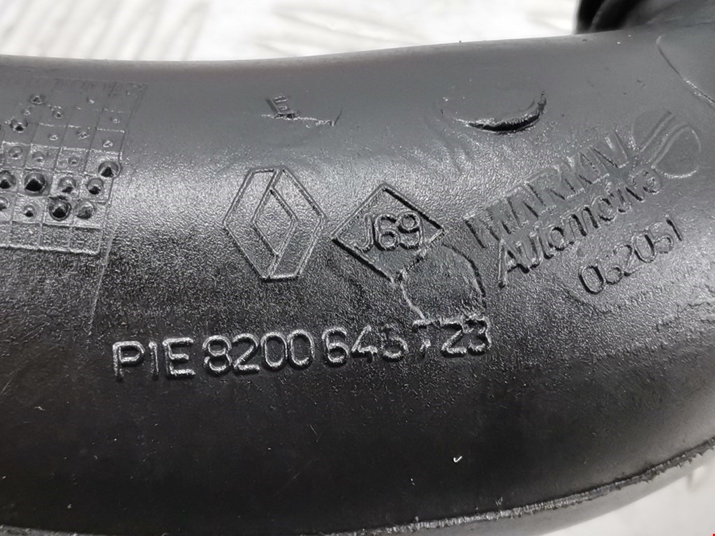 Патрубок воздушного фильтра NISSAN Note E11 2005-2014